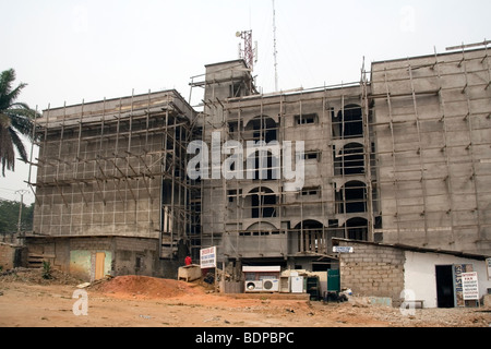 Große neue Gebäude im Bau in konkrete Yaound Kamerun Westafrika Stockfoto