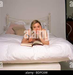 Bridget Jones: Der Rand der Grund Année: 2004 Regie: Beeban Kidron Renée Zellweger Stockfoto