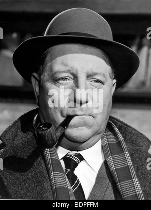 Maigret et l ' Affaire Saint Fiacre Jahr: 1959-Regie: Jean Delannoy Jean Gabin Stockfoto