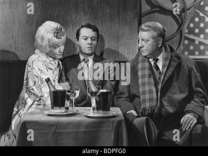 Maigret et l ' Affaire Saint Fiacre Jahr: 1959-Regie: Jean Delannoy Jean Gabin, Robert Hirsch Stockfoto