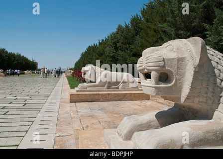 Hittite Stil Löwen am Anit Kabir, Atataurk Mausoleum in Ankara, Türkei Stockfoto