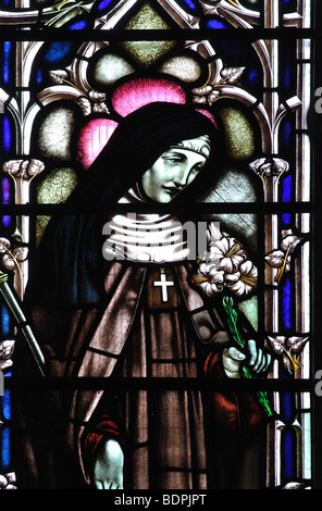 St. Clare Glasmalerei in St. Pauls Kirche, Bedford, Bedfordshire, England, UK Stockfoto