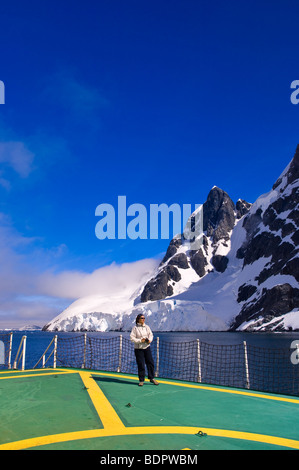 Passagiere auf Antarctic Dream in Lemaire-Kanal, Antarktis. Stockfoto