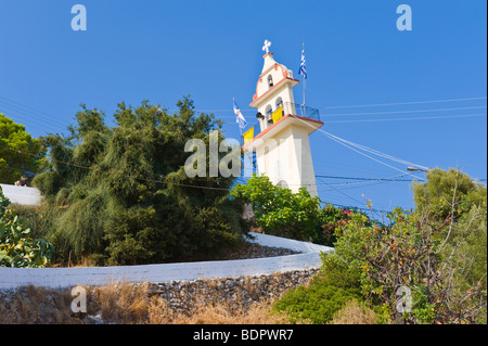 Glockenturm in Kirche der Jungfrau Maria Lagouvarda Jungfrau Maria der Schlangen in Markopoulo auf griechischen Insel von Kefalonia Griechenland GR Stockfoto