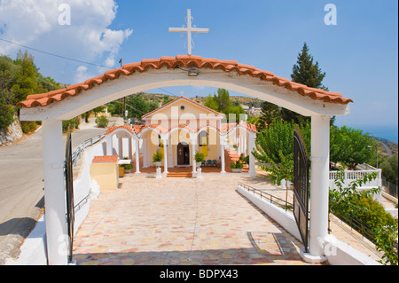 Eingang zur Kirche der Jungfrau Maria Lagouvarda Jungfrau Maria der Schlangen in Markopoulo auf griechischen Insel von Kefalonia Griechenland GR Stockfoto