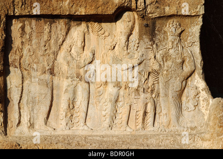 Basrelief an Naqsh-e Rostam Nekropole in der Nähe von Persepolis, Iran Stockfoto