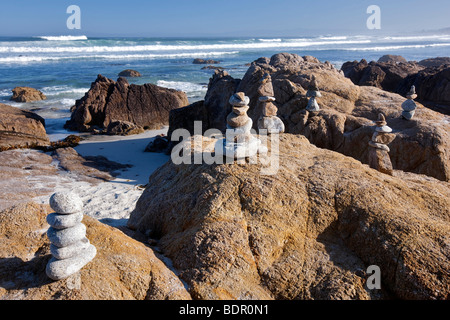 Rock-Marker und Ozean auf 17 Mile Drive. Pebble Beach, Kalifornien Stockfoto