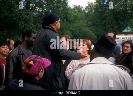 Erwachsener, Mann, männlich, freie Rede, Aktivist, Demonstrant, protestieren, Lautsprecher, Masse, Zuschauer, Speakers Corner, Hyde Park, London, England Stockfoto