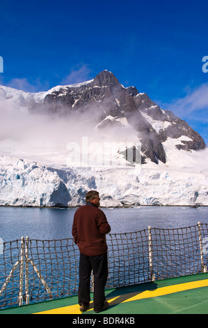 Passagiere auf Antarctic Dream in Lemaire-Kanal, Antarktis. Stockfoto