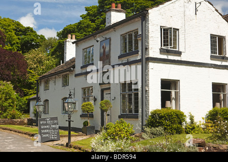 Großbritannien, England, Cheshire, Alderley Edge, The Wizard, historische Gastropub vorne Stockfoto