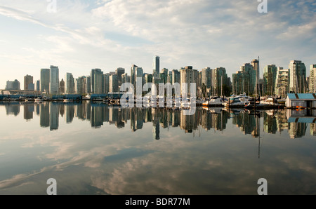 Blick vom Stanley Park von Coal Harbour und der Innenstadt von Vancouver, Kanada. Stockfoto
