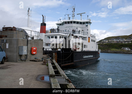 Autofähre im Hafen von Mallaig. Stockfoto