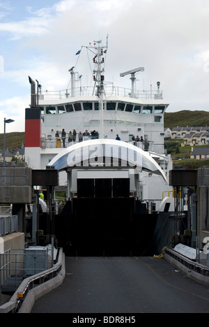 Autofähre im Hafen von Mallaig. Stockfoto