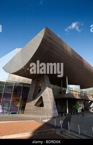 Großbritannien, England, Salford Quays, Lowry Centre, Eingang Stockfoto