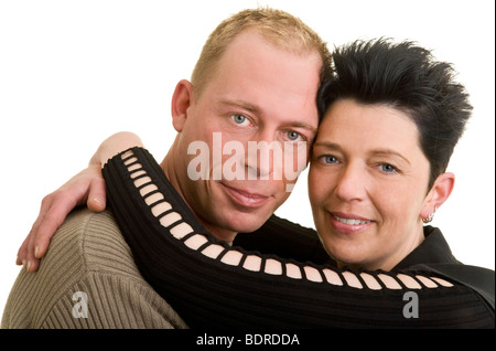 L Chelnde Frau Schmiegt Sich ein Ihren Partner Stockfoto