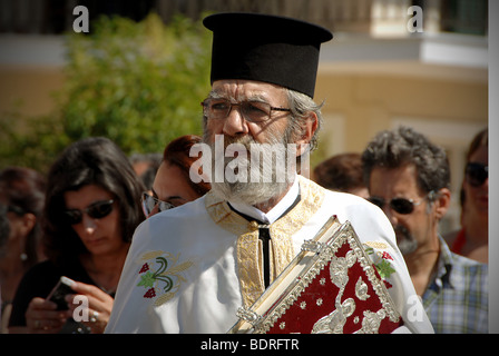 Orthodoxe griechische Priester, religiöse Prozession und Festival, Kassiopi, Corfu Stockfoto