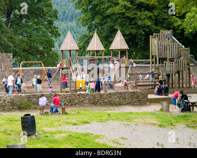 Bereich Park und Picknick am Powerscourt Wasserfall, in der Nähe von Enniskerry im County Wicklow Irleand Stockfoto