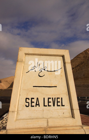 Ein Meeresspiegel-Schild an der Straße Jerusalem-Totes Meer Stockfoto