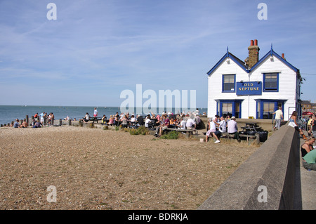 Alten Neptun Pub am Strand, Whitstable, Kent, England, Vereinigtes Königreich Stockfoto