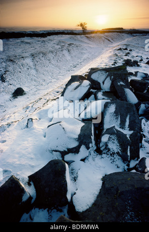 Der Hadrianswall im Schnee, Cumbria Stockfoto