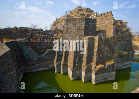 Zugbrücke führt zur Zitadelle von einer Festung in Daulatabad nahe Aurangabad, Indien Stockfoto