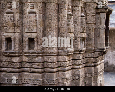 Close-up Stein arbeiten, Sikhara Turm, Bhansi / Bansi Gopal (AKA Rada Krisna / Krishna) Tempel. Chamba, Himachal Pradesh. Indien. Stockfoto