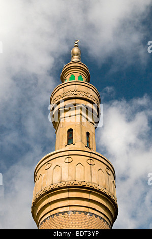 Wolverhampton-Moschee und Minarett Türme an einem sonnigen Tag Stockfoto