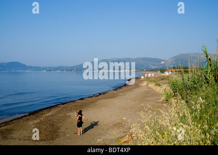 paar mit Fotografieren am Strand Kalamaki Zante/Zakynthos griechische Inseln Griechenland Stockfoto