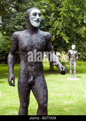 Eine Skulptur von Elisabeth Frink am Yorkshire Sculpture Park, West Bretton Wakefield Yorkshire UK Stockfoto