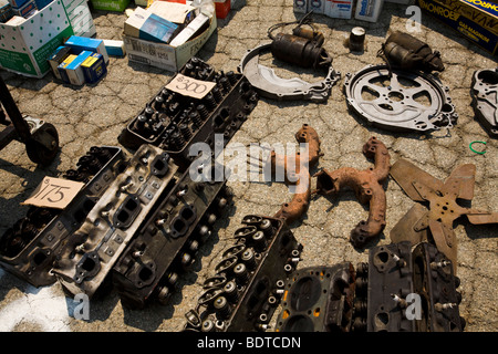 Odds And Ends am Pomona Swap Meet für den antiken Auto-Enthusiasten, Stockfoto