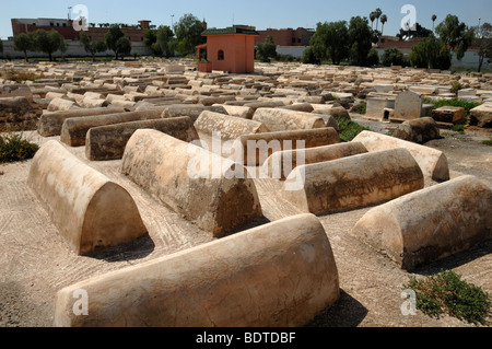 Gräber, Gräber oder Grabsteine auf dem Jüdischen Friedhof oder Gedenkstätte Mellah Marrakesch Marokko Stockfoto
