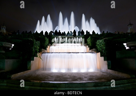 Der magische Brunnen Outisde National Palace in Barcelona, Spanien. Stockfoto