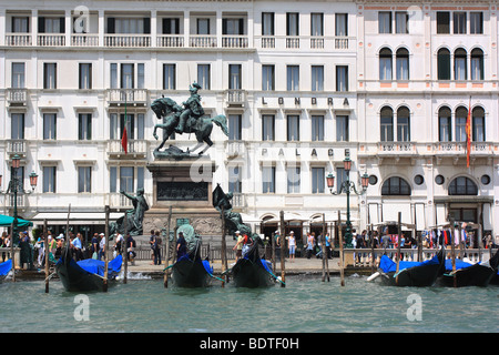 Statue von König Vittorio Emanuele an der Riva Degli Schiavoni waterfront Stockfoto