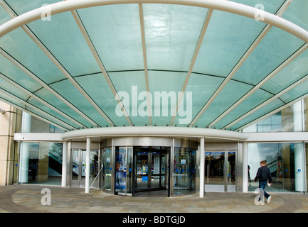 Glas Vordach am Eingang zum Einkaufszentrum Cribbs Causeway, Bristol, UK Stockfoto