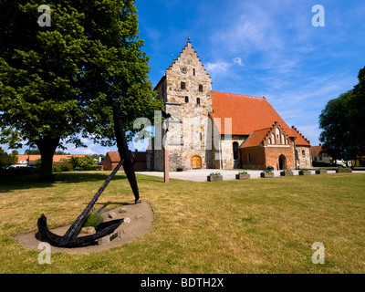 Die mittelalterlichen Sankt Nikolai Kyrka (St. Nicolai Church) in Simrishamn, Schweden. Stockfoto