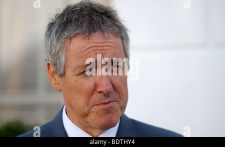 Schauspieler Komiker Schriftsteller und TV-Moderator Griff Rhys Jones spricht in Brighton UK Stockfoto