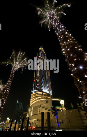 Beleuchteten Palmen an der Adresse Hotel, Dubai Stockfoto