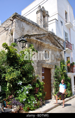 Kleine Kirche, Altstadt, Monopoli, Provinz Bari, Apulien Region, Italien Stockfoto