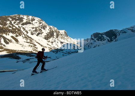 Skitourengeher, Ofotfjord, Narvik, Nordland, Norwegen, Skitouren, Norwegen Stockfoto