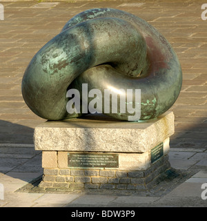 Großbritannien und Australien "Bonds of Friendship" Skulptur, Broad Street, Old Portsmouth, Hampshire, England, UK. Stockfoto