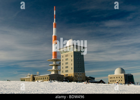 Wetterstation auf dem Gipfel des Brocken im Harz, Deutschland Stockfoto