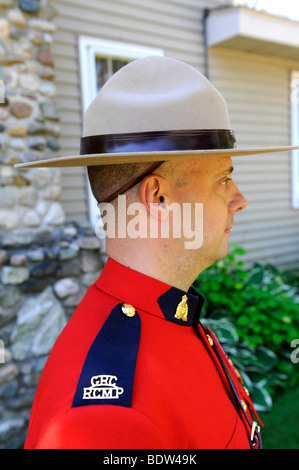 Kanadischen Mounties in Uniform in patriotischen Parade Stockfoto