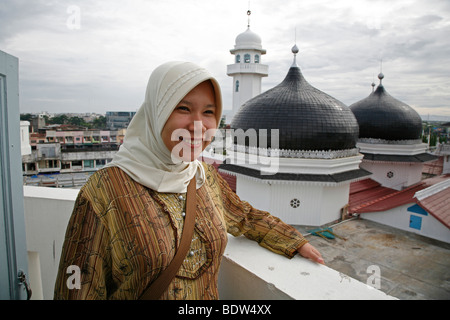 Die große Moschee von Banda Aceh, Aceh Indonesien. 2 Jahre nach dem Tsunami. Foto: SEAN SPRAGUE 2007 Stockfoto