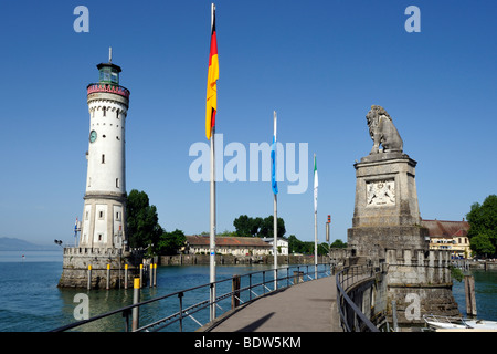 Eingang zum Hafen von Lindau am Bodensee, Bayern, Deutschland, Europa Stockfoto