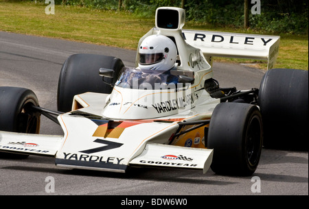 1973 McLaren Cosworth M23 F1 Auto mit Fahrer Philip Mauger beim Goodwood Festival of Speed Hillclimb, Sussex, UK. Stockfoto