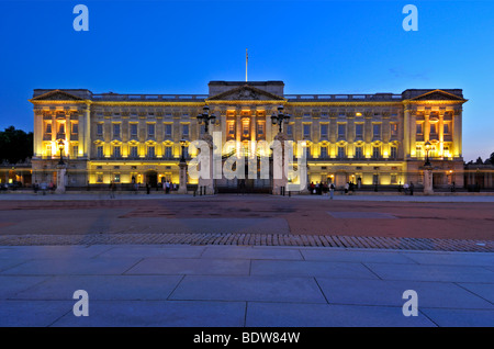 Nacht Blick auf den Buckingham Palace, London, Vereinigtes Königreich Stockfoto