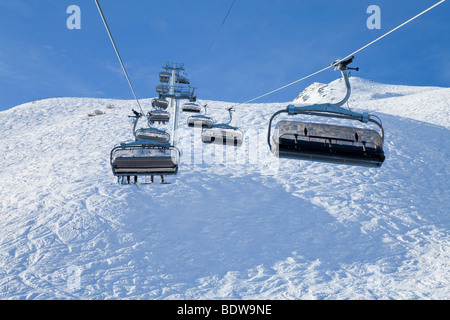 Sessellift, Méribel (1450m) im Skigebiet Trois Vallées, Les Trois Vallees, Savoie, Alpen, Frankreich Stockfoto