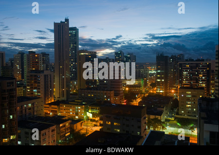 Recife-Skyline bei Nacht, Bundesstaat Pernambuco, Brasilien Stockfoto