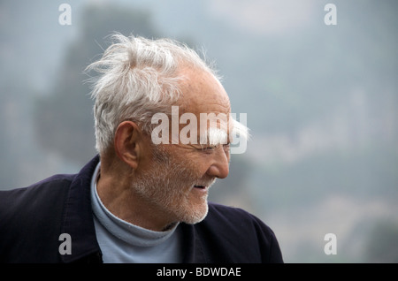 Porträt älterer Mann mit riesigen Augenbrauen Provinz Hunan China Stockfoto