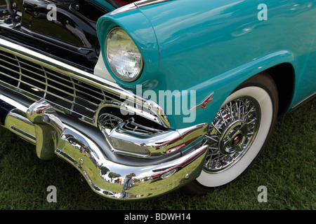 1956 Ford Sunliner. Smithville, Indiana-Auto-Show. Stockfoto